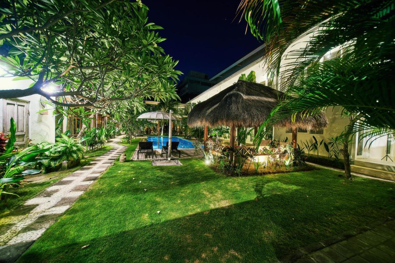 Easy Surf Camp Hotel Kuta Lombok Eksteriør billede