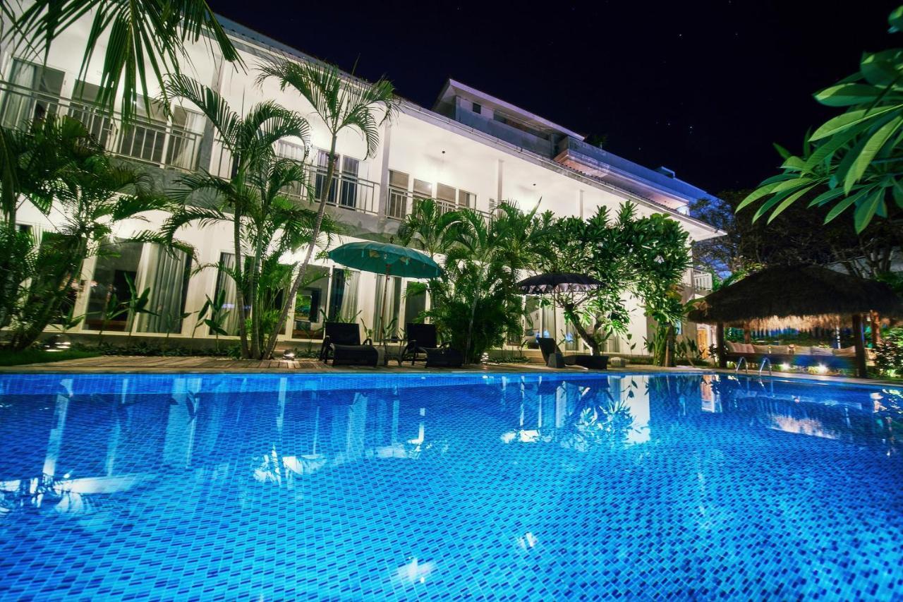 Easy Surf Camp Hotel Kuta Lombok Eksteriør billede