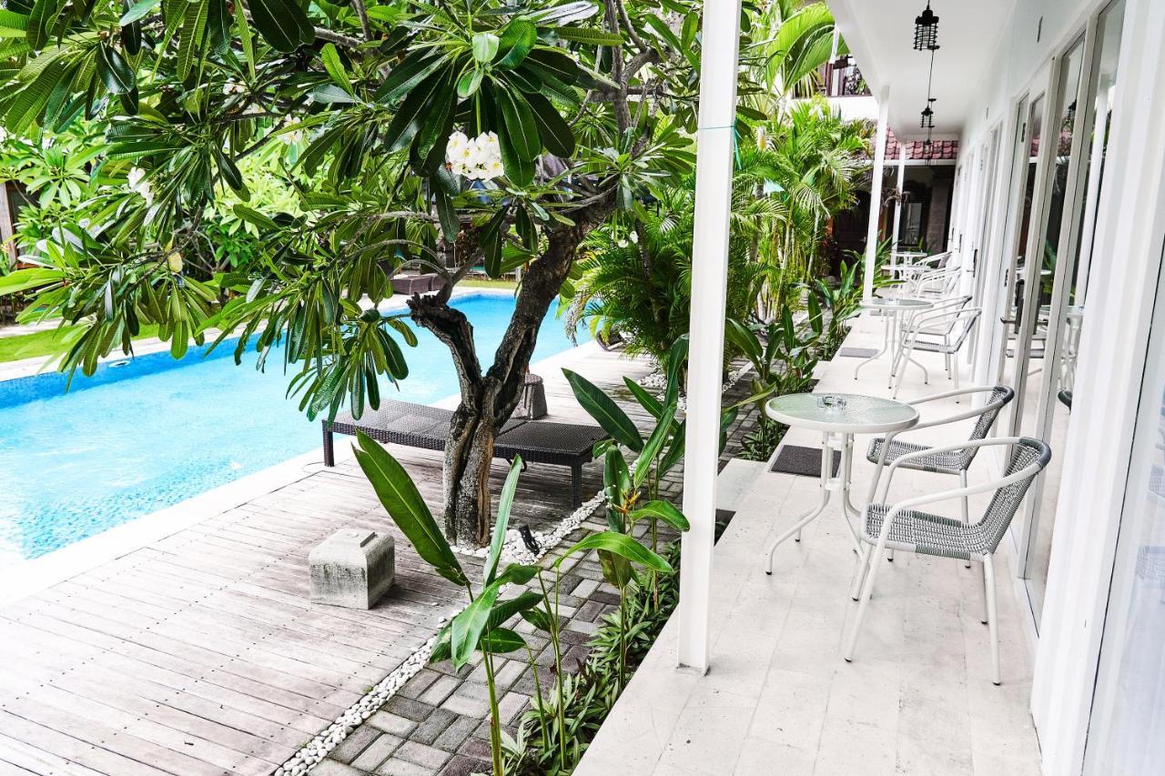 Easy Surf Camp Hotel Kuta Lombok Eksteriør billede