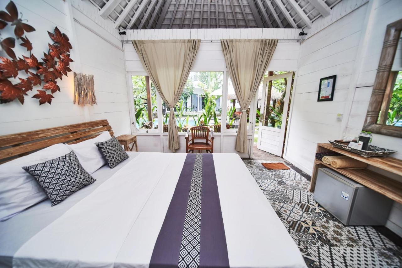 Easy Surf Camp Hotel Kuta Lombok Eksteriør billede