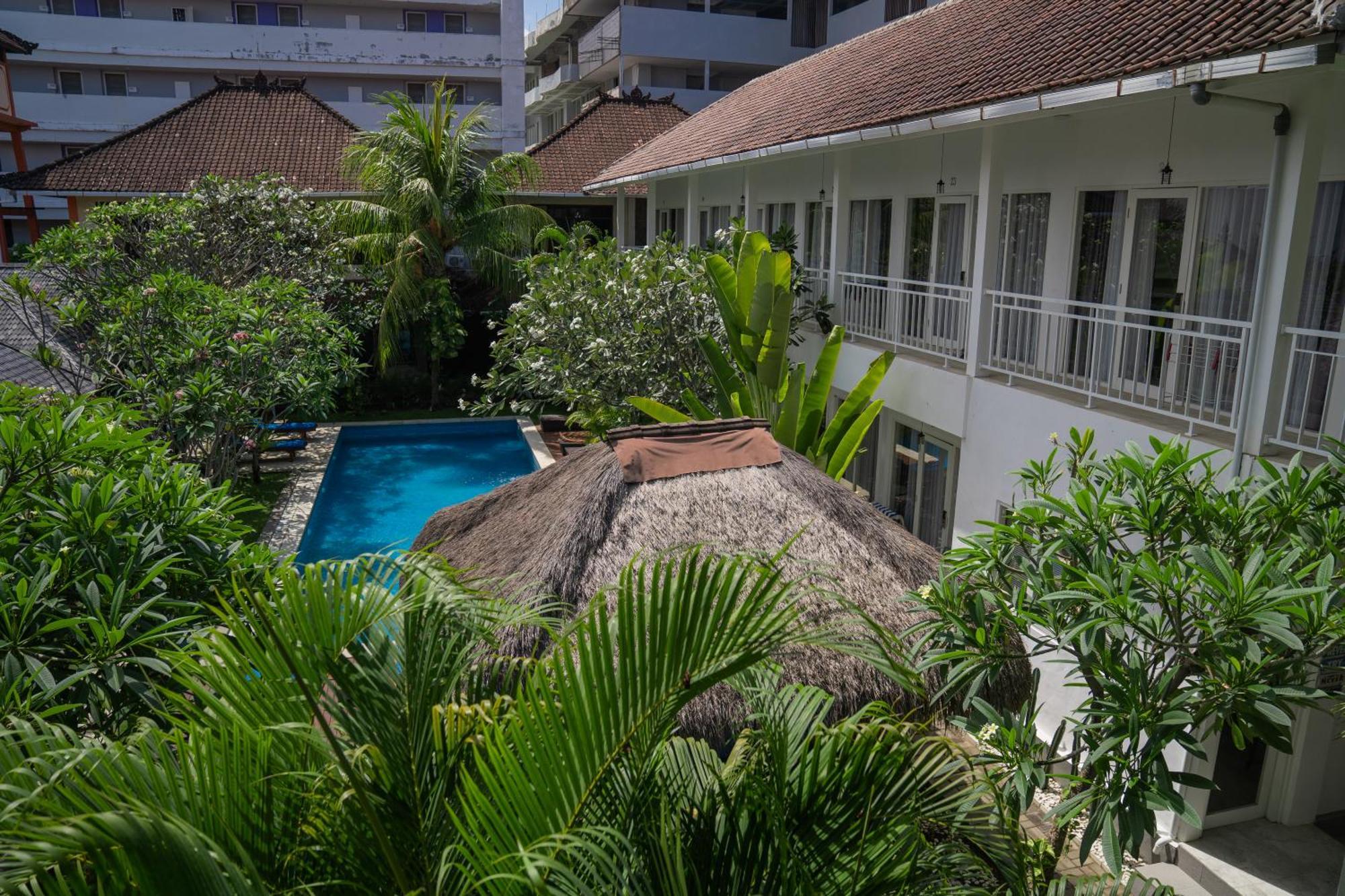 Easy Surf Camp Hotel Kuta Lombok Eksteriør billede