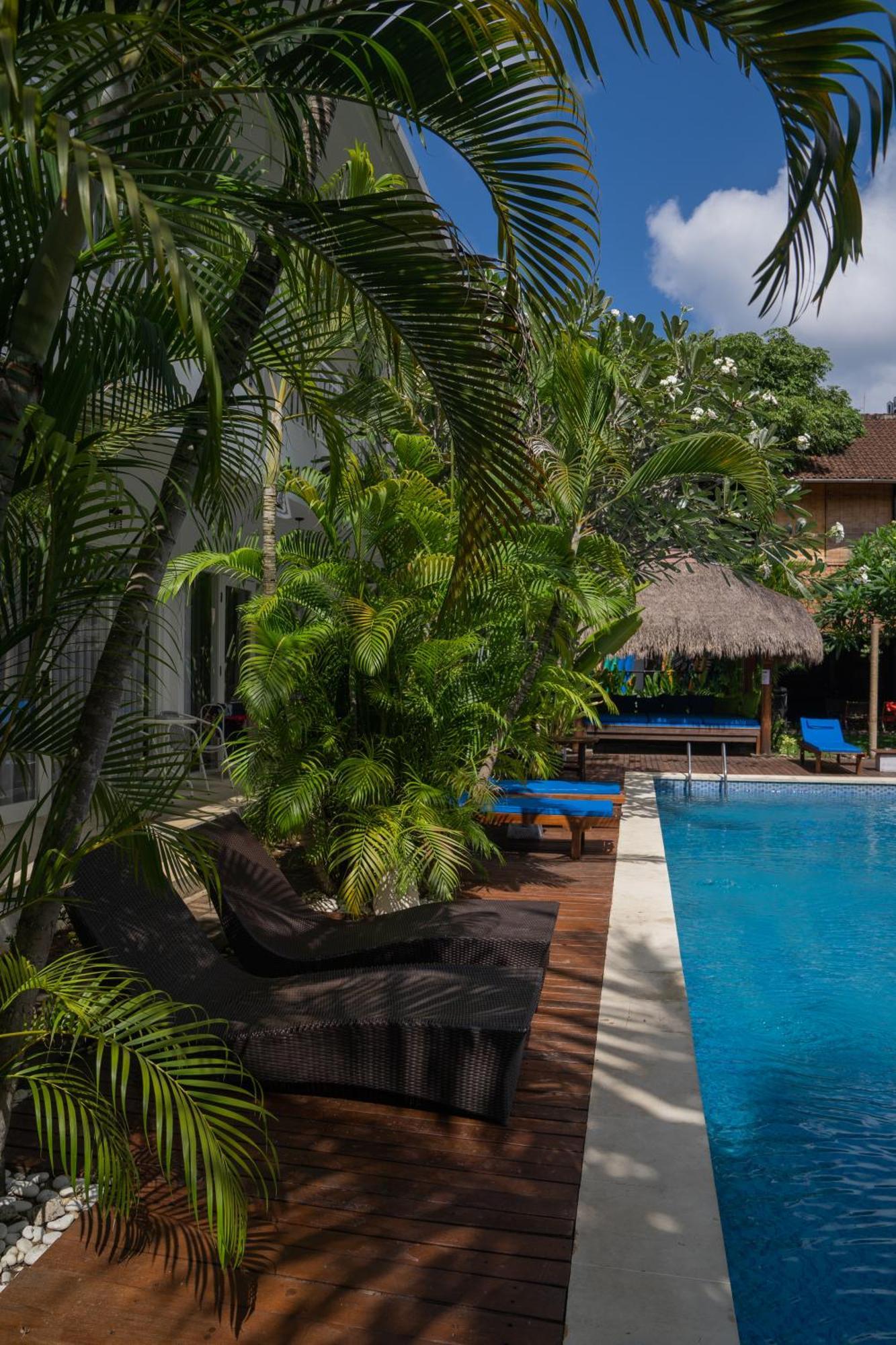 Easy Surf Camp Hotel Kuta Lombok Eksteriør billede