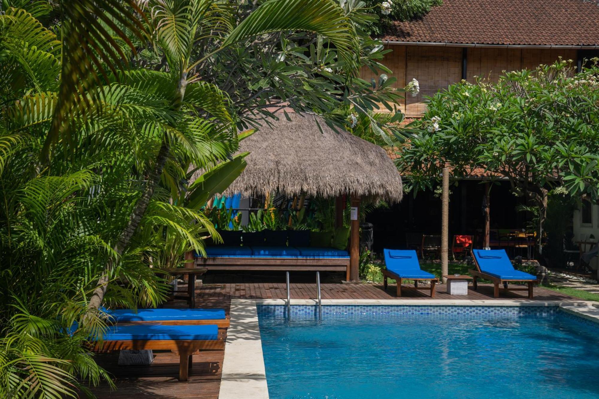 Easy Surf Camp Hotel Kuta Lombok Eksteriør billede