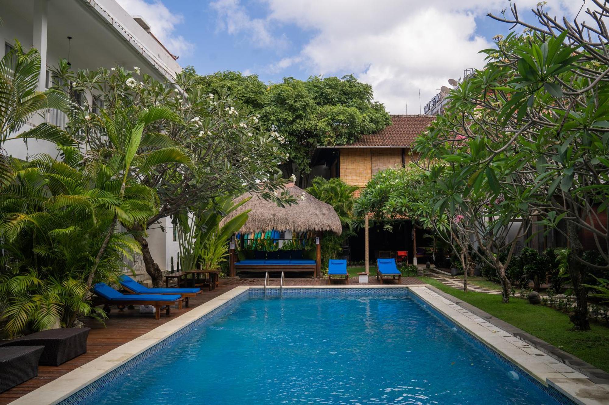 Easy Surf Camp Hotel Kuta Lombok Eksteriør billede