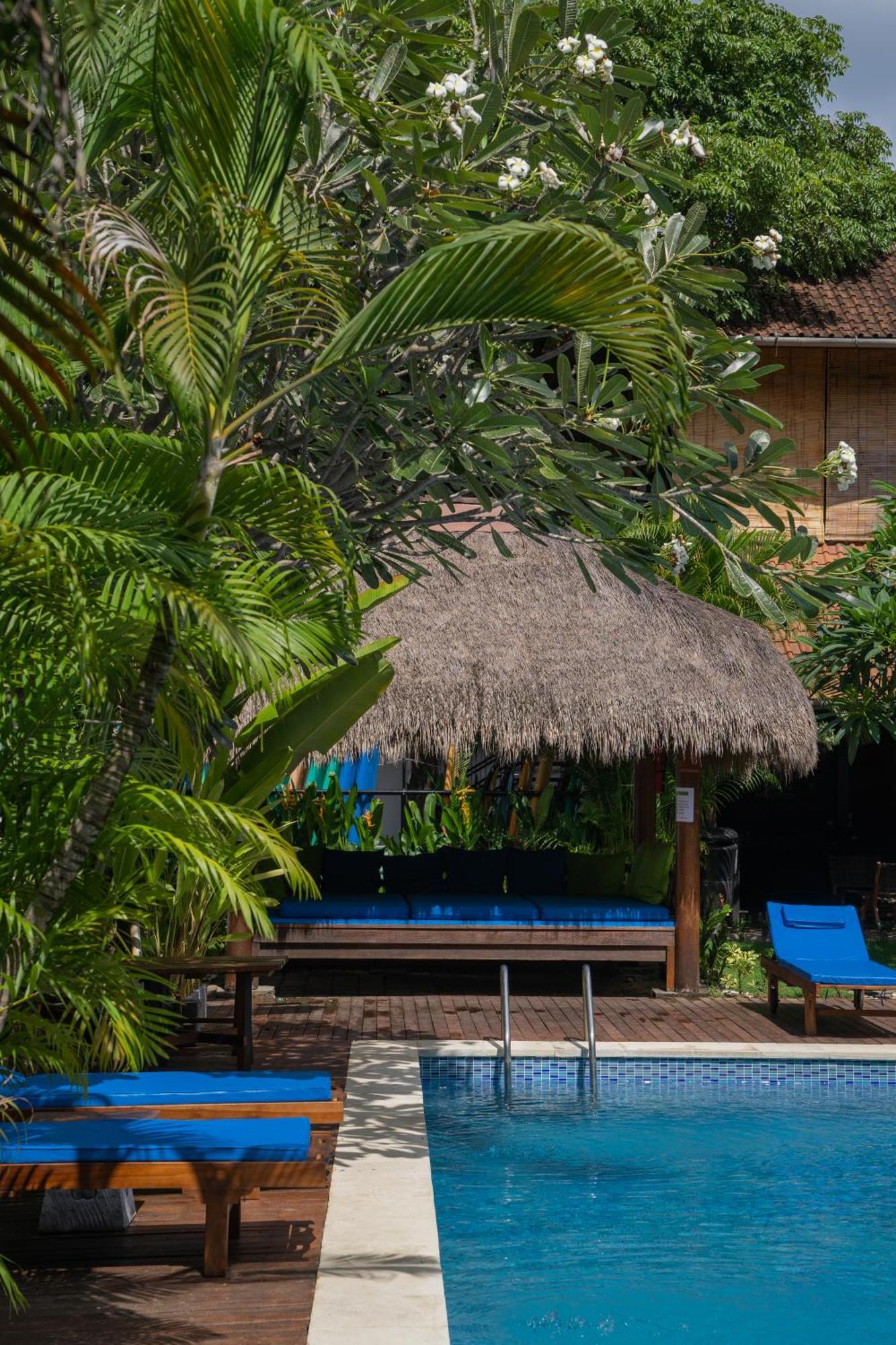 Easy Surf Camp Hotel Kuta Lombok Eksteriør billede