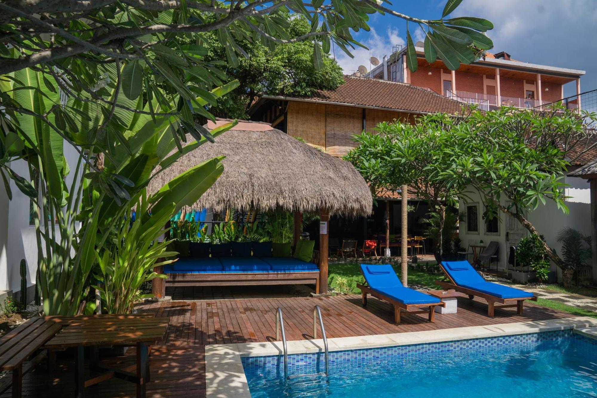 Easy Surf Camp Hotel Kuta Lombok Eksteriør billede
