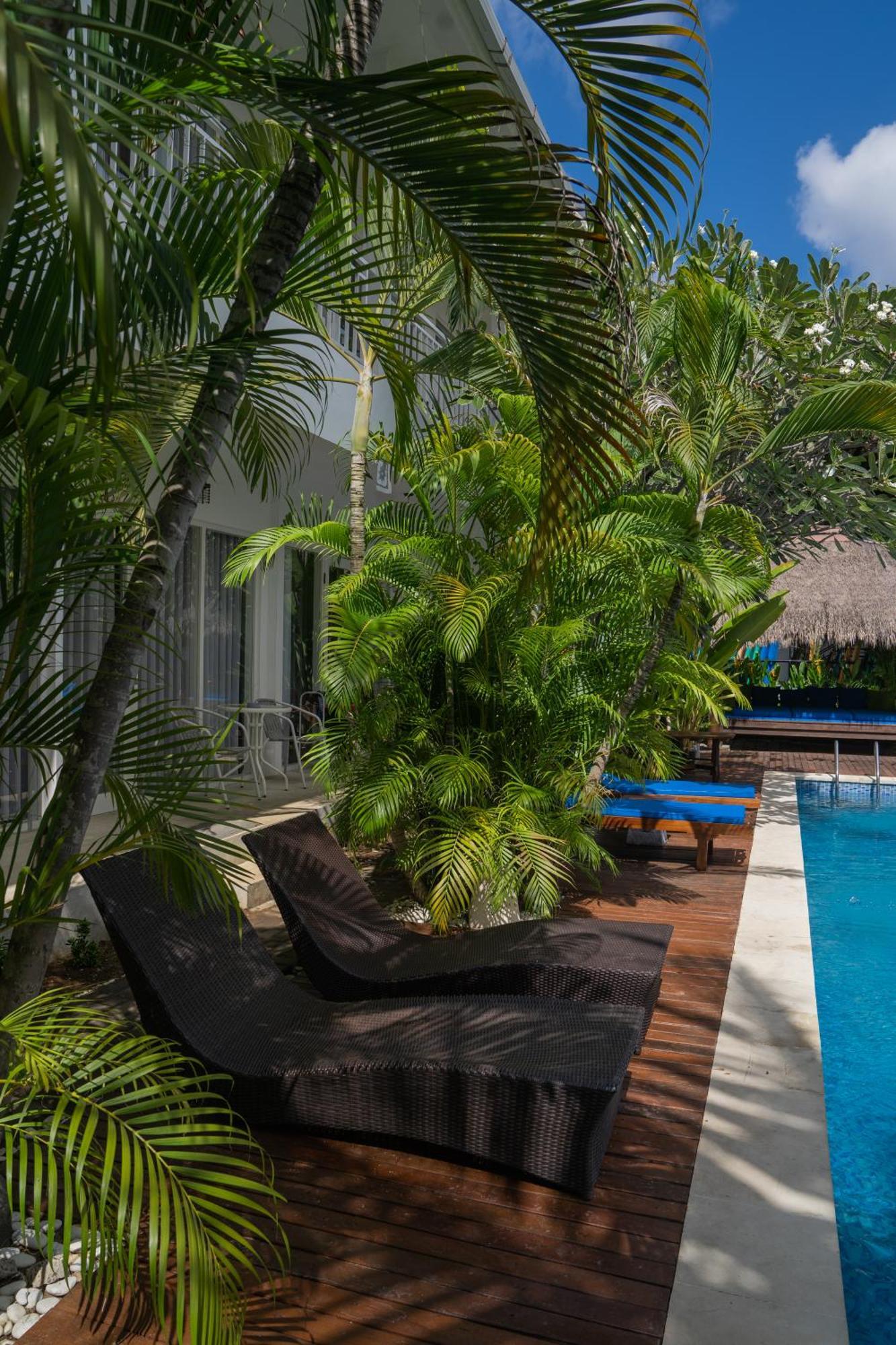 Easy Surf Camp Hotel Kuta Lombok Eksteriør billede