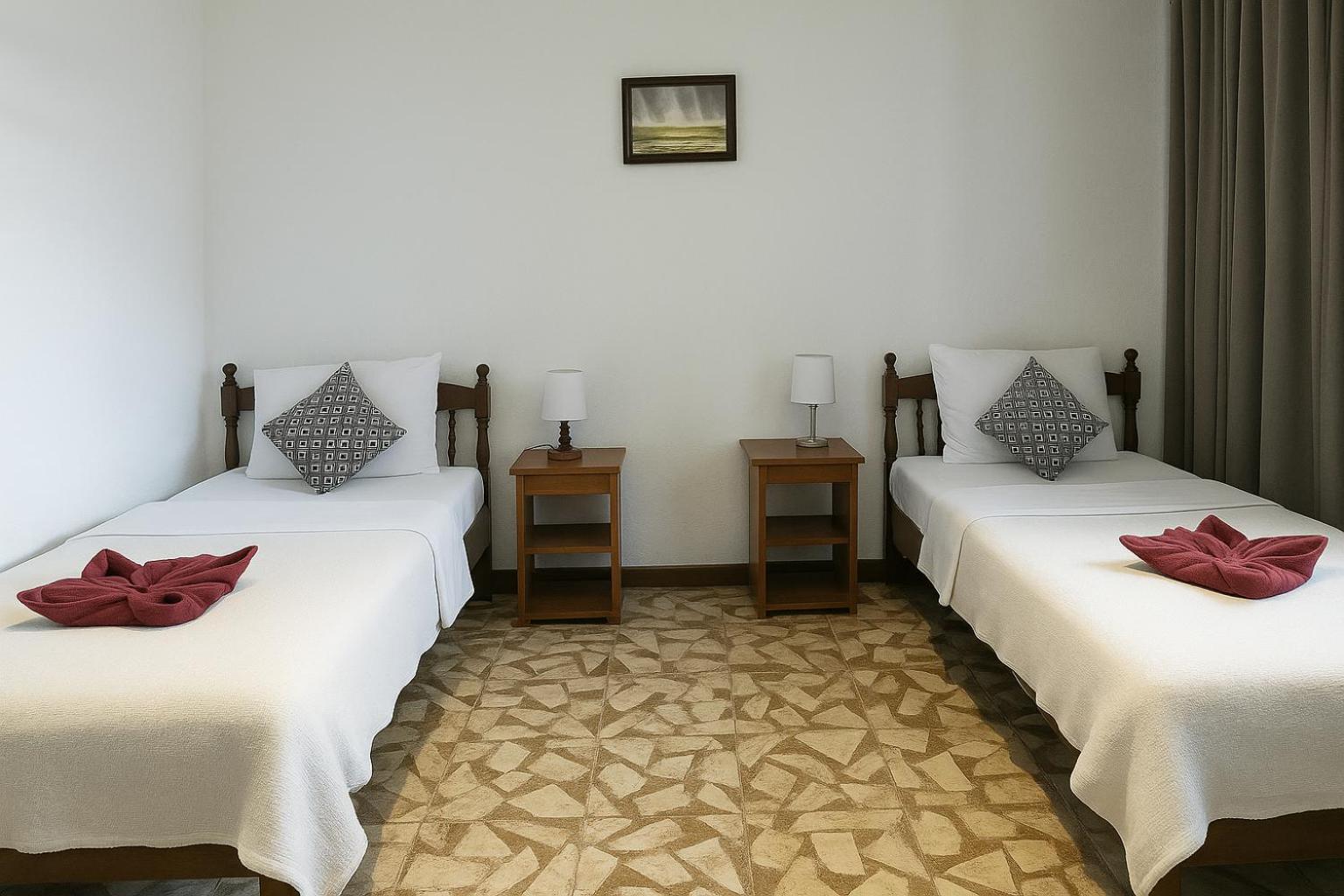 Easy Surf Camp Hotel Kuta Lombok Eksteriør billede
